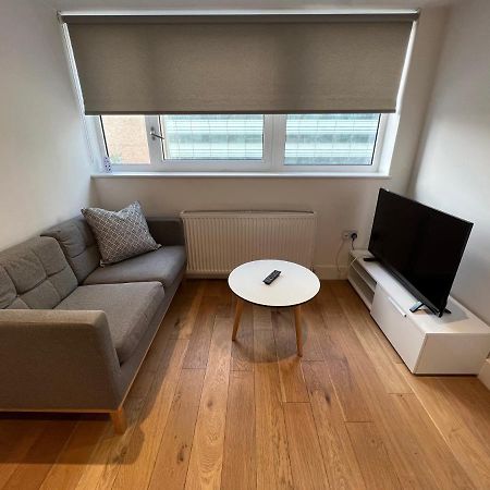 Lovely Apartment In The Centre Of Croydon Exterior foto