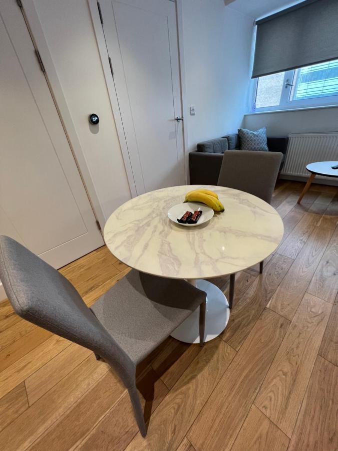 Lovely Apartment In The Centre Of Croydon Exterior foto